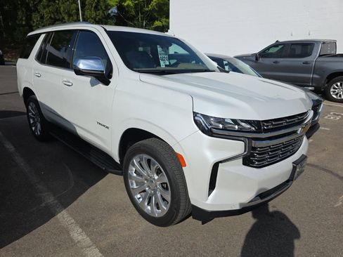 Used 2024 Chevrolet Tahoe Premier w/ Premium Package image 2