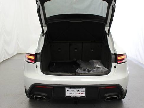 Used 2023 Porsche Macan Turbo AWD/4WD image 13