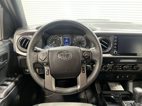 Used 2021 Toyota Tacoma TRD Sport AWD/4WD image 14
