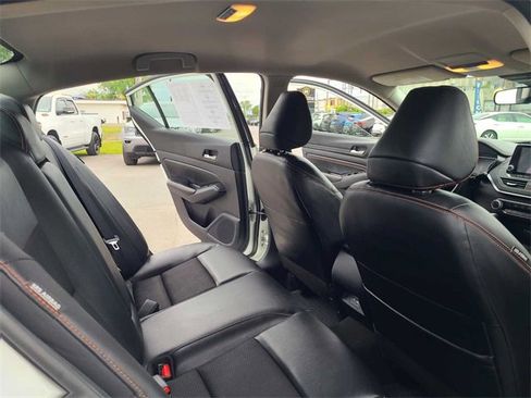 Used 2022 Nissan Altima 2.5 SR image 19