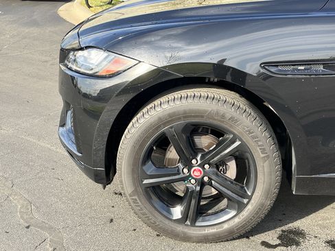 Used 2020 Jaguar F-PACE Checkered Flag image 13