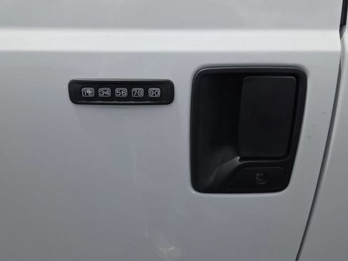 Used 2008 Ford F250 2WD SuperCab Super Duty image 4
