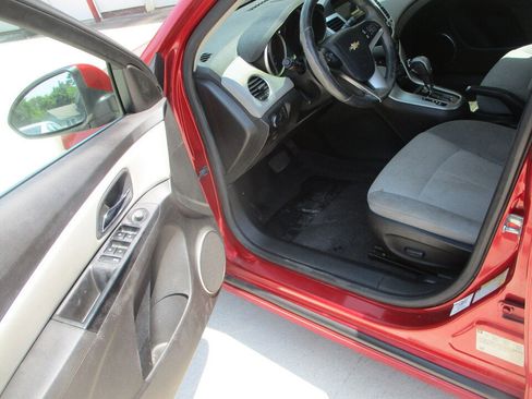 Used 2011 Chevrolet Cruze LT FWD image 9