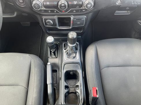 Used 2023 Jeep Wrangler Sport image 40