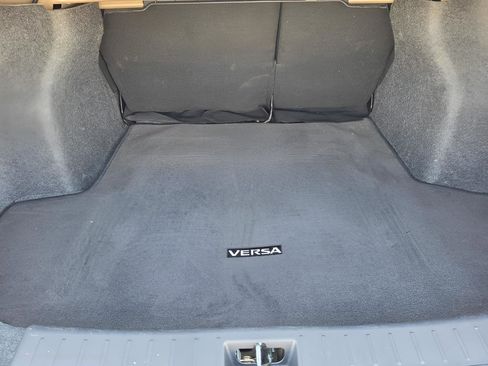 Used 2021 Nissan Versa SR FWD image 29