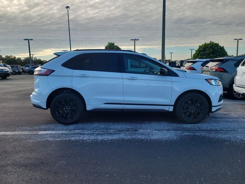 Used 2024 Ford Edge SE w/ Black Appearance Package AWD/4WD image 8