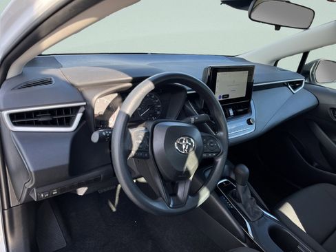 Used 2025 Toyota Corolla LE image 16