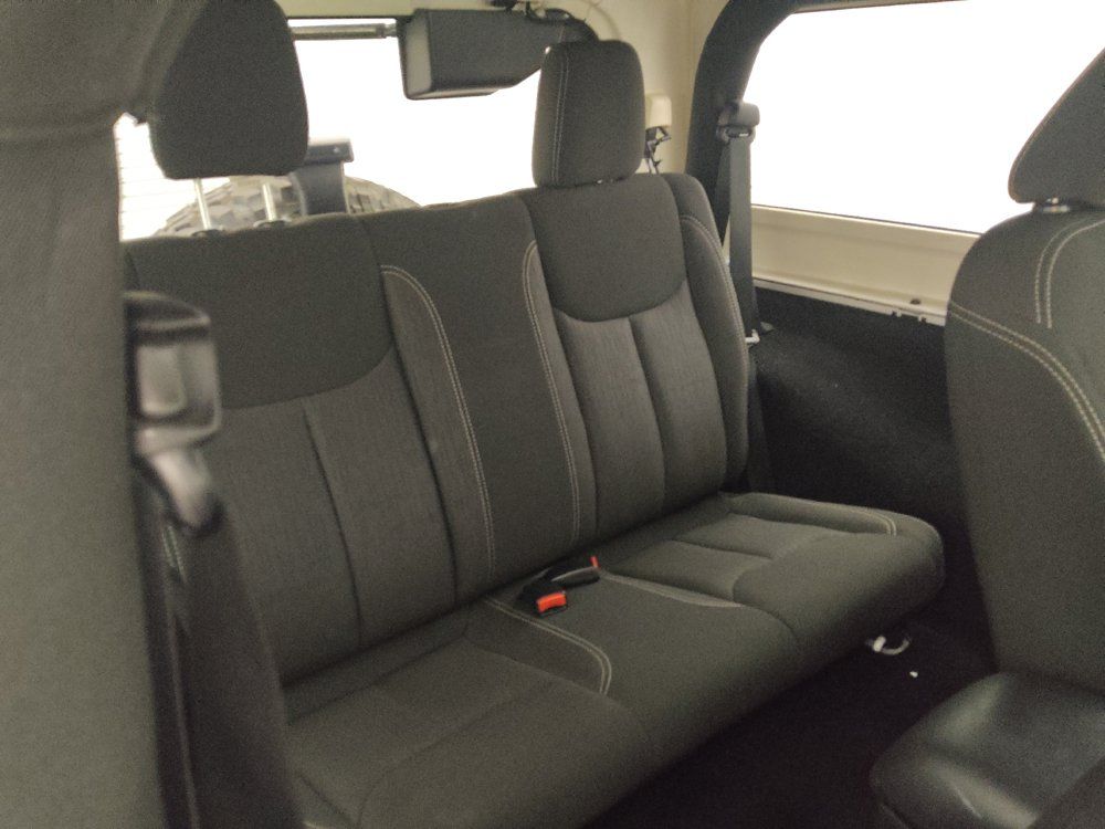 Used 2014 Jeep Wrangler Rubicon w/ Connectivity Group AWD/4WD image 19