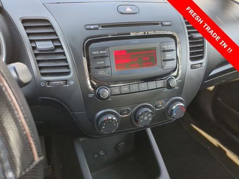 Used 2017 Kia Forte LX image 15