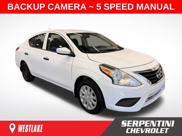 Used 2019 Nissan Versa S FWD image 1