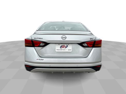 Used 2024 Nissan Altima 2.5 SV image 8
