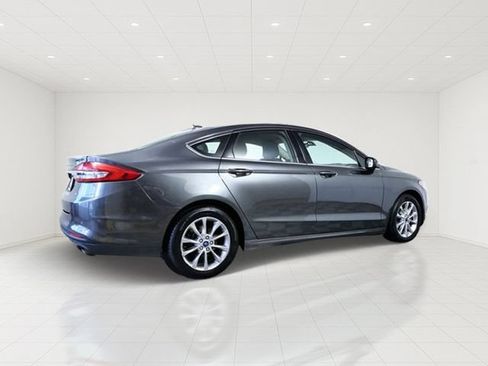 Certified 2017 Ford Fusion SE w/ Fusion SE Technology Package FWD image 6