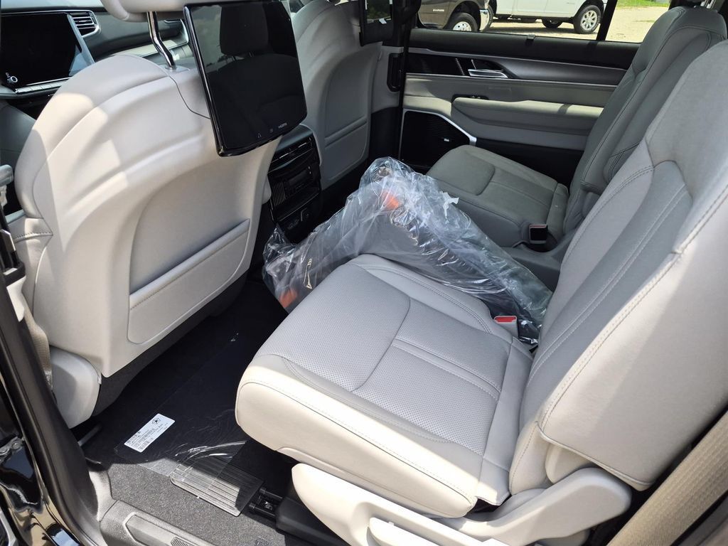 New 2026 Jeep Grand Wagoneer L Limited AWD/4WD image 15