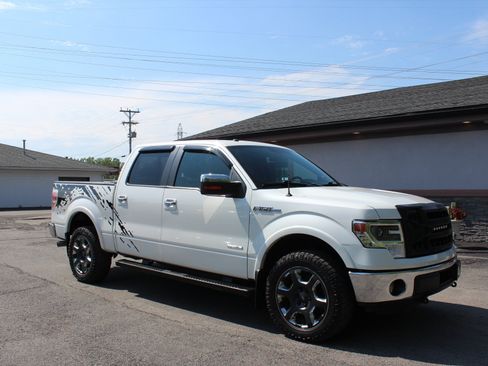 Used 2014 Ford F150 Lariat w/ Equipment Group 502A Luxury AWD/4WD image 2