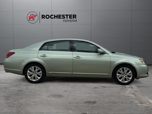 Used 2009 Toyota Avalon XLS FWD image 6