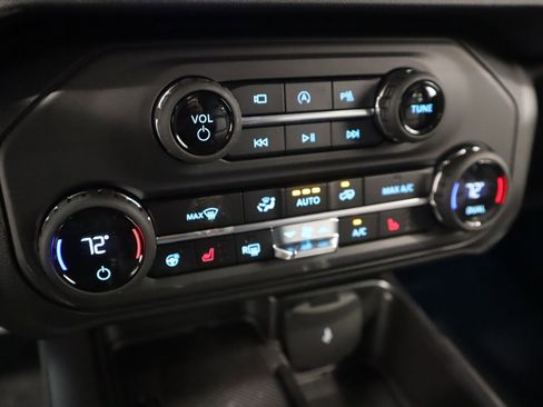 New 2026 Ford Bronco Outer Banks image 9