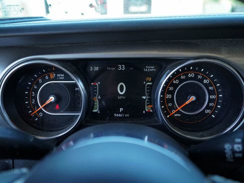 Used 2018 Jeep Wrangler Unlimited Sahara AWD/4WD image 25