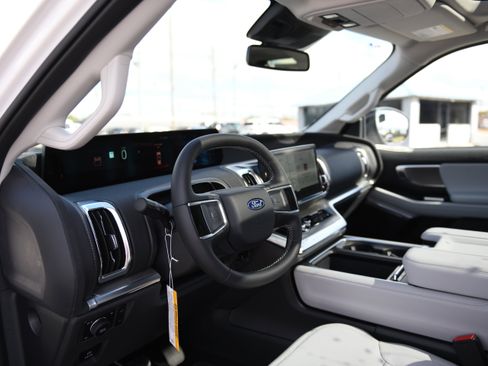 New 2026 Ford Expedition Max Platinum w/ Driver's Package image 20