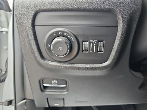 Used 2023 Jeep Grand Cherokee L Limited image 31