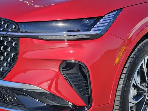 New 2026 Lincoln Nautilus Reserve image 8