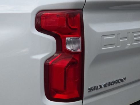 Used 2020 Chevrolet Silverado 1500 High Country w/ Technology Package image 38