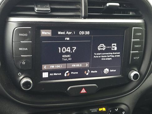 Used 2023 Kia Soul LX FWD image 18