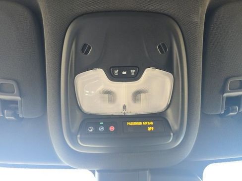 Used 2025 Chevrolet TrailBlazer RS w/ Convenience Package image 24