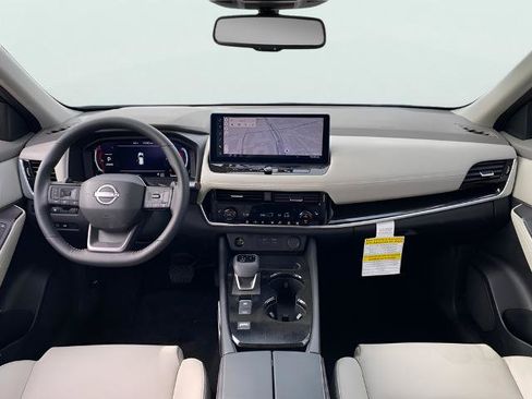Certified 2025 Nissan Rogue SL FWD image 15