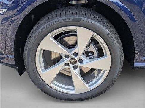 Used 2025 Audi Q5 Premium w/ Premium Plus AWD/4WD image 9