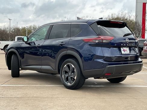 Used 2025 Nissan Rogue SV image 7