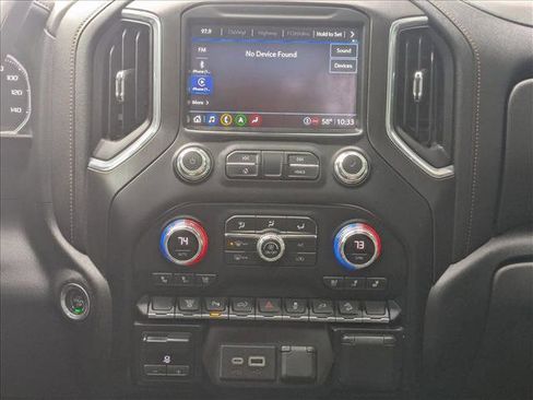 Used 2023 GMC Sierra 2500 AT4 w/ AT4 Preferred Package image 17