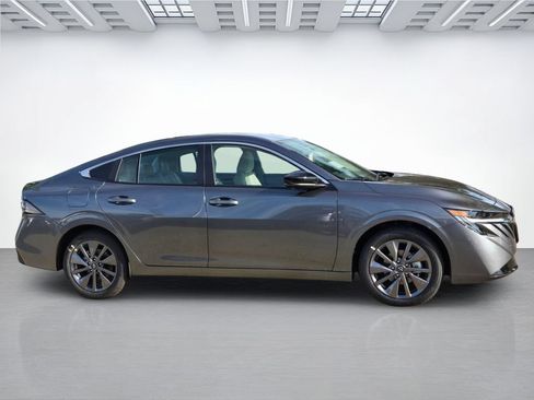 New 2026 Nissan Sentra SL w/ Floor Mat Package FWD image 3