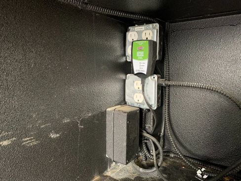 Used 2003 Ford F350 162 W.B. 4D image 44