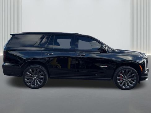 Used 2025 Cadillac Escalade V image 4