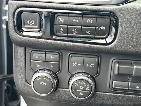 New 2026 GMC Yukon Denali w/ Denali Reserve Package AWD/4WD image 32