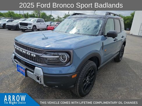 Used 2025 Ford Bronco Sport Badlands AWD/4WD image 4
