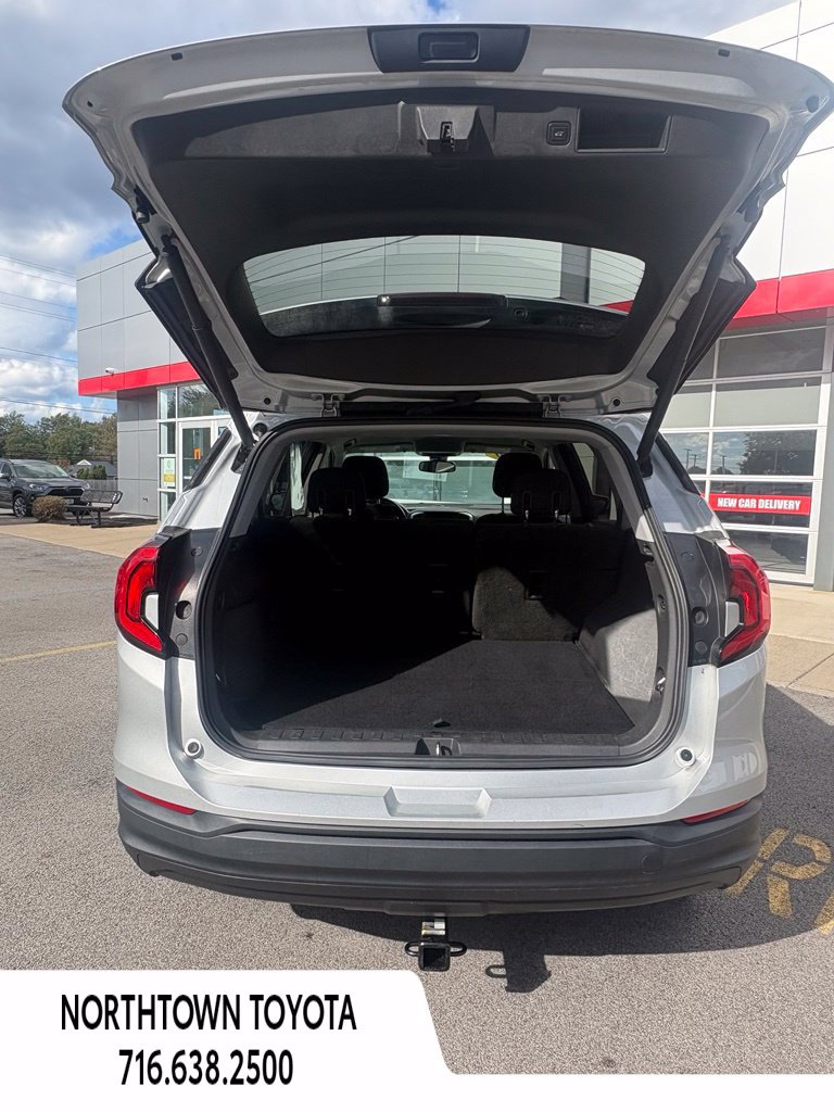 Used 2020 GMC Terrain SLE w/ Driver Convenience Package FWD image 7