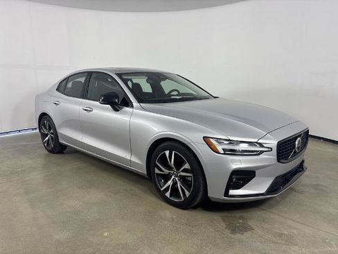 Used 2025 Volvo S60 B5 Core AWD/4WD image 1