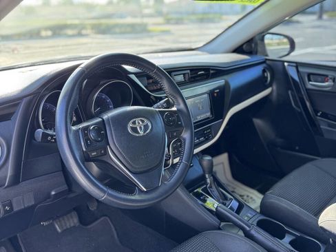 Used 2018 Toyota Corolla iM image 10