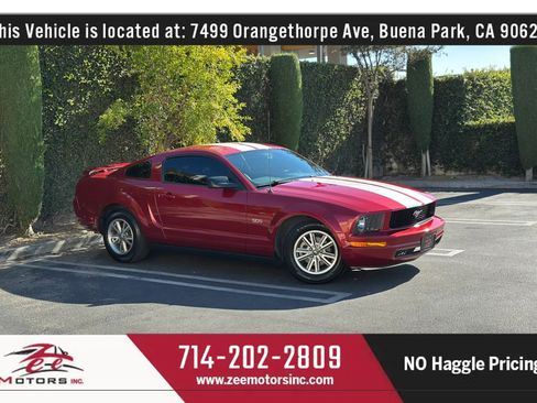 Used 2005 Ford Mustang Premium RWD image 2