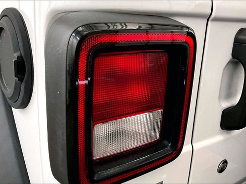 Used 2021 Jeep Wrangler Unlimited Sport image 29