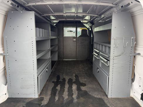 Used 2014 Ford E-150 and Econoline 150 RWD image 7