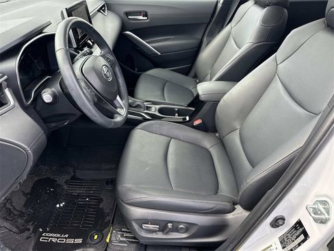 Certified 2023 Toyota Corolla Cross XLE w/ Convenience Package image 19