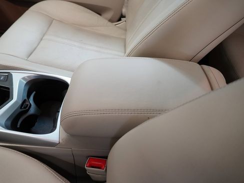 Used 2012 Cadillac SRX Luxury image 21