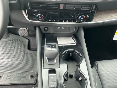 New 2026 Nissan Rogue Platinum AWD/4WD image 13