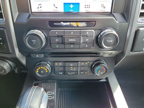 Used 2018 Ford F150 XLT w/ Equipment Group 302A Luxury AWD/4WD image 33