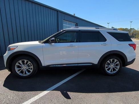 Certified 2021 Ford Explorer Limited w/ Equipment Group 301A image 11