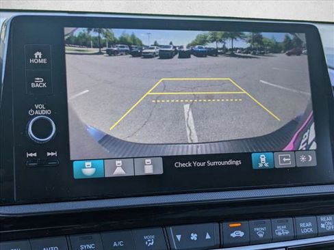 Certified 2025 Honda Odyssey Touring image 14