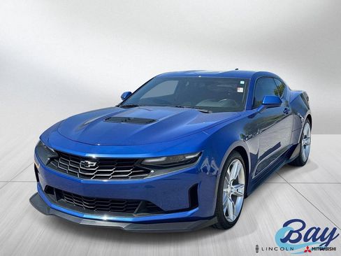 Used 2020 Chevrolet Camaro LT w/ Technology Package RWD image 1
