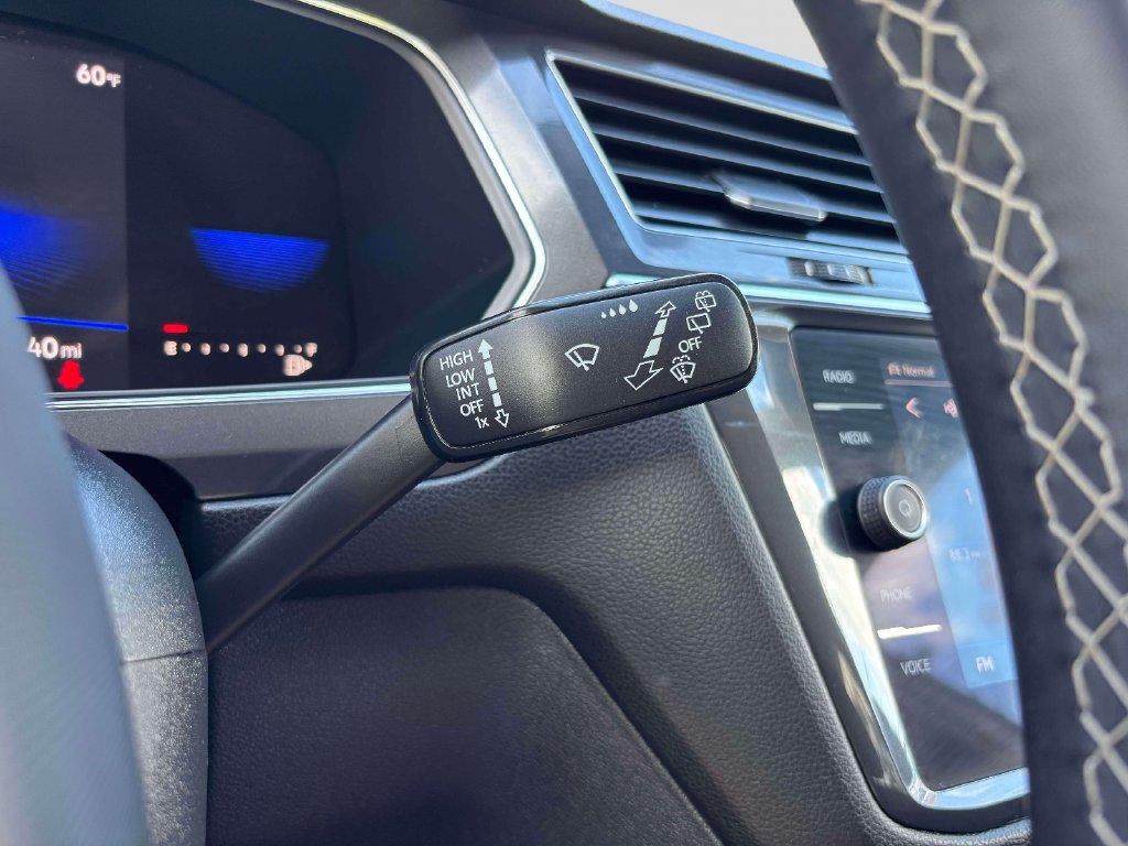 Certified 2023 Volkswagen Tiguan SE AWD/4WD image 28